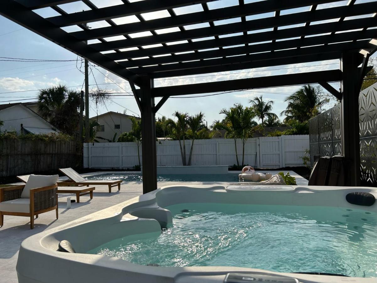 Jungle Cottage With Luxury Pool, Hot Tub And More! Лейк Уърт Екстериор снимка