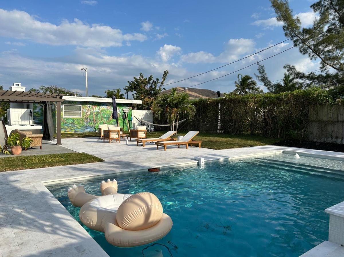Jungle Cottage With Luxury Pool, Hot Tub And More! Лейк Уърт Екстериор снимка
